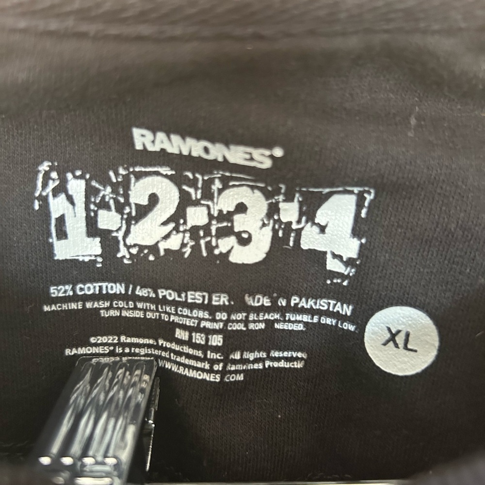 RAMONES black sweatshirt - Picture 4 of 5